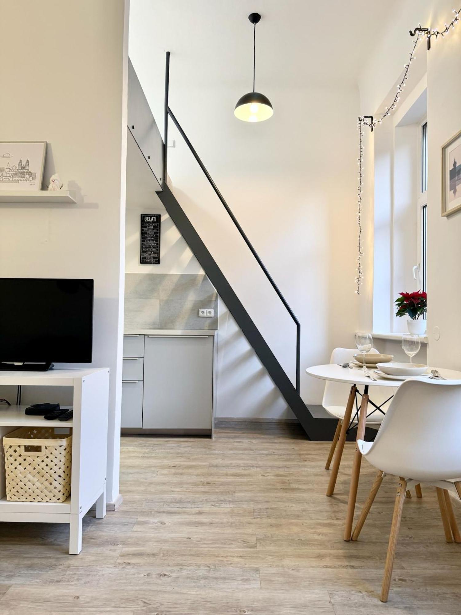 Appartement By Charles Bridge Praag